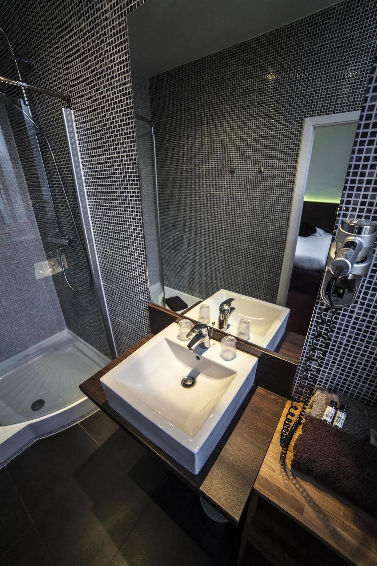 Hotel Kanai Lille Luaran gambar